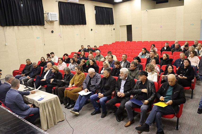 НЕВЕСИЊЕ, 14. НОВЕМБРА /СРНА/ - Ванредна сједница Одбора породица погинулих бораца Борачке организације Републике Српске у Невесињу.