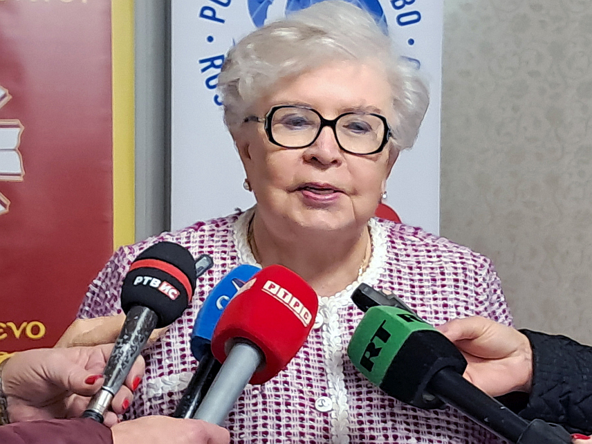 ИСТОЧНО САРАЈЕВО, 14. НОВЕМБРА /СРНА/ -Будућност српства на Балкану у многоме зависи од Републике Српске и зато је веома битно да Српска чврсто стоји, рекла је руски академик и историчар Јелена Гускова.