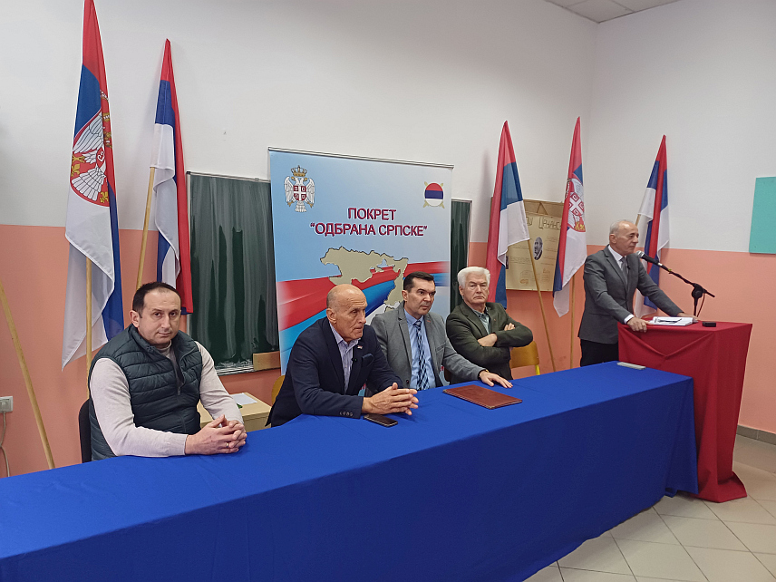 БАЊАЛУКА, 16. НОВЕМБРА /СРНА/ - Предсједник Покрета "Одбрана Српске" Дарко Матијашевић учествовао је на трибини "Угрожена Српска-одлучан одговор" у бањалучком мјесту Мотике.