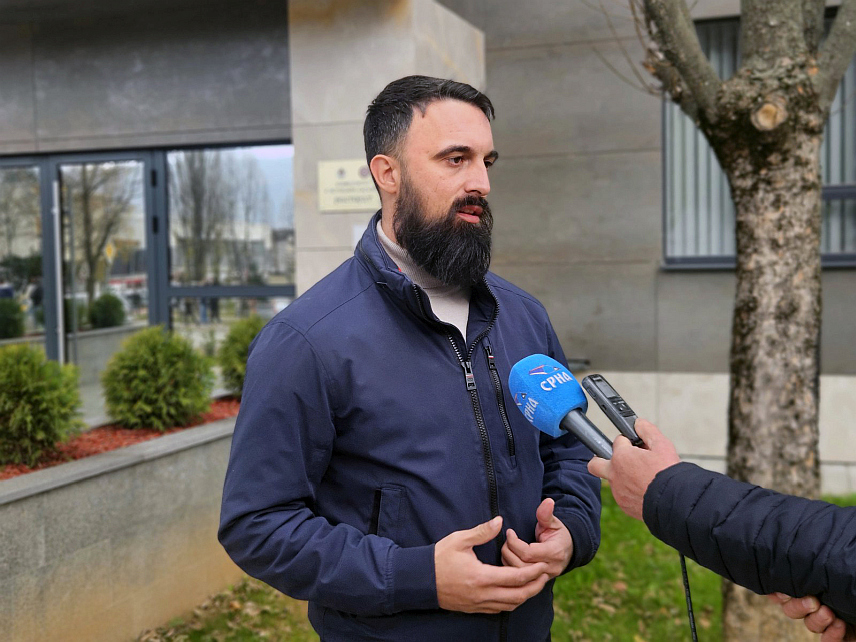 ИСТОЧНО САРАЈЕВО, 17. НОВЕМБРА /СРНА/ - Жеља Бошњака да буду превага на изборима за предсједника Републике Српске и бирају предсједника српском народу је наставак њихове претензије да овладају цијелом БиХ, упозорио је социолог из Источног Сарајева Владимир Васић.