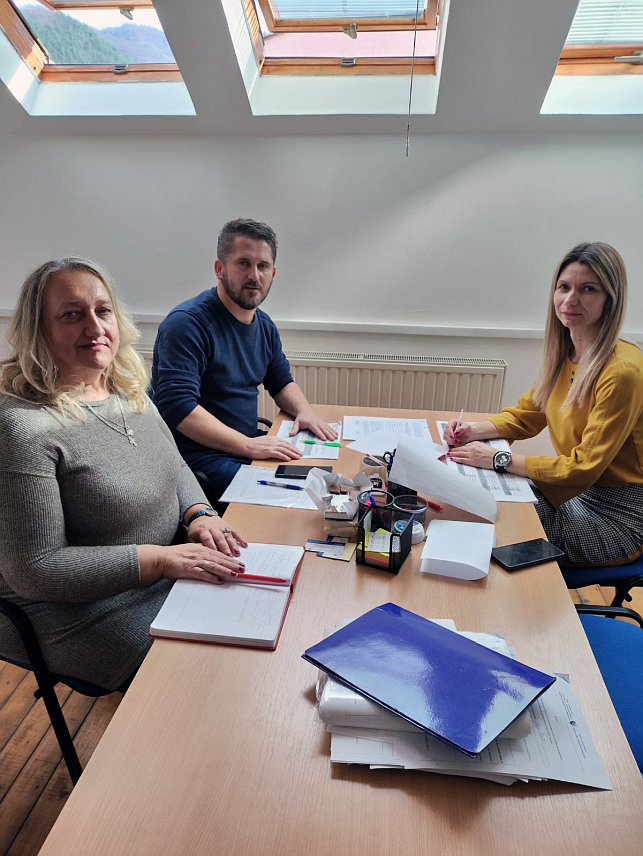 СРЕБРЕНИЦА, 17. НОВЕМБРА /СРНА/ - На пријевременим изборима за предсједника Републике Српске право гласа у Сребреници има 12.772 бирача, рекла је Срни предсједник Општинске изборне комисије /ОИК/ Љиљана Стевановић.