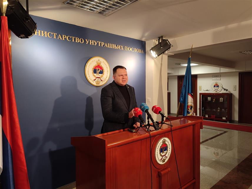 БАЊАЛУКА, 17. НОВЕМБРА /СРНА/ - Министар унутрашњих послова Републике Српске Жељко Будимир на конференцији за новинаре у Бањалуци.