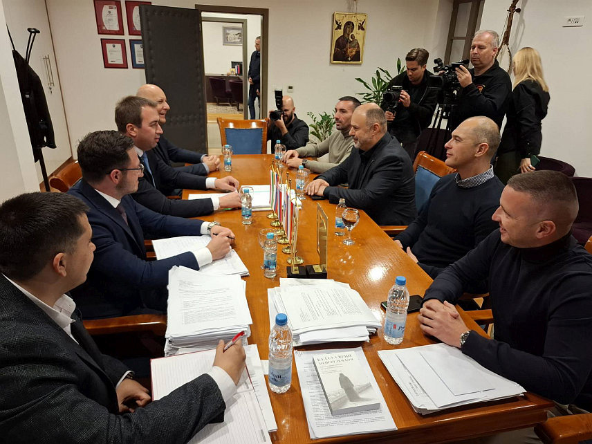 ВИШЕГРАД, 17. НОВЕМБРА /СРНА/ - Mинистар правде Републике Српске Горан Селак разговарао је са начелником општине Вишеград Младеном Ђуревићем.