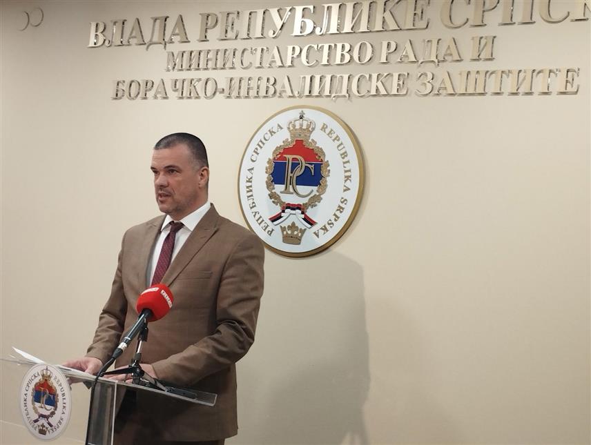БАЊАЛУКА, 18. НОВЕМБРА /СРНА/ - Помоћник министра за борачко-инвалидску заштиту Републике Српске Небојша Видаковић на конференцији за новинаре у Бањалуци.