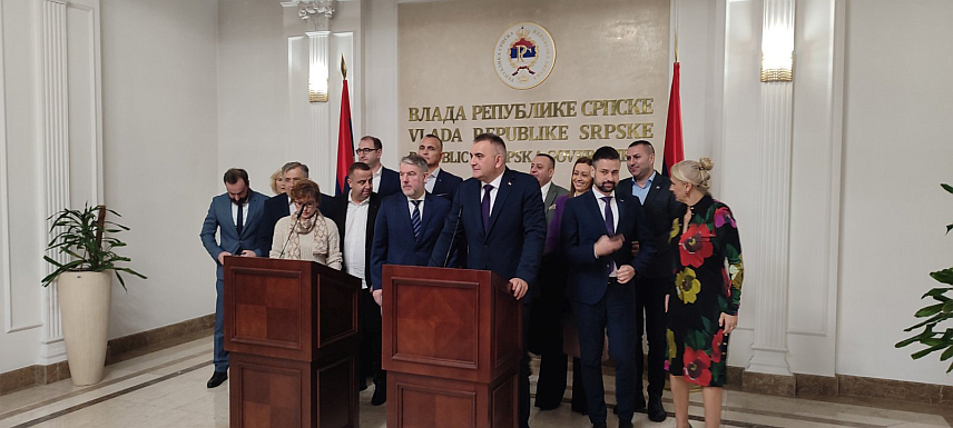 БАЊАЛУКА, 18. НОВЕМБРА /СРНА/ - Предсједник Владе Републике Српске Саво Минић на конференцији за новинаре у Бањалуци након данашњег састанка са директорима болница и домова здравља.