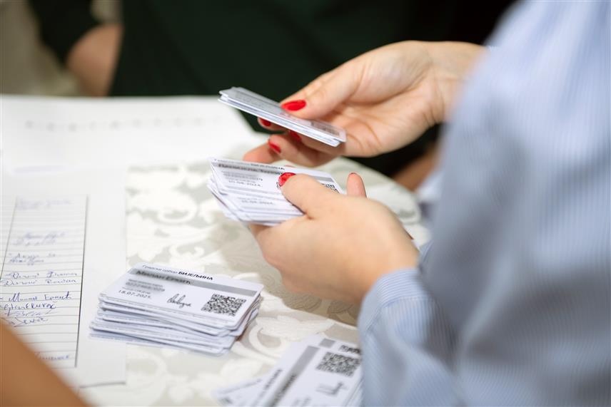 БИЈЕЉИНА, 18. НОВЕМБРА /СРНА/ - Градски одбор СНСД-а Бијељина саопштио је данас да је у своје редове примио више од 200 нових чланова који су приступањем потврдили да вјерују у политику која гради и штити Републику Српску, а не у политике које производе нестабилност, под‌јеле и неизвјесност.