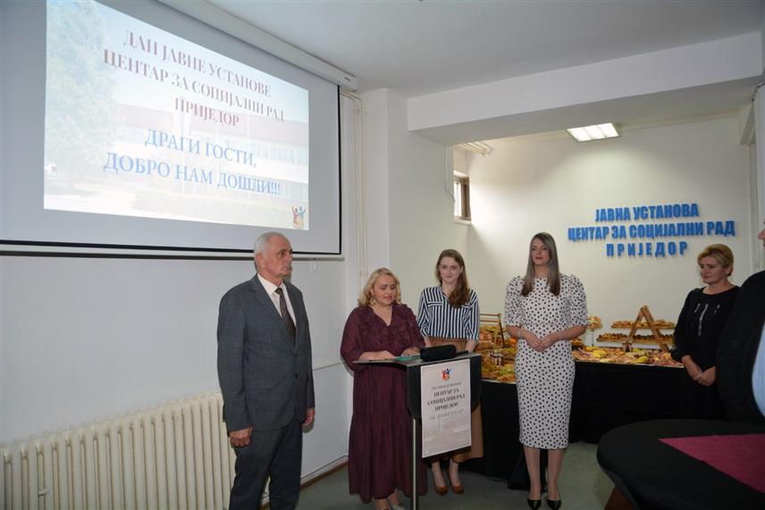 ПРИЈЕДОР, 18. НОВЕМБРА /СРНА/ - Центар за социјални рад у Приједору данас је обиљежио 64 године постојања, а запослени су указали на свакодневне изазове са којима се сусрећу, али истрајавају у настојању да ријеше проблеме својих корисника.