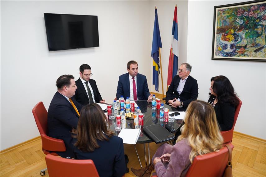 ПРИЈЕДОР, 18. НОВЕМБРА /СРНА/ - Министар правде у Влади Републике Српске Горан Селак на састанку са руководиоцима правосудних институција у Приједору.