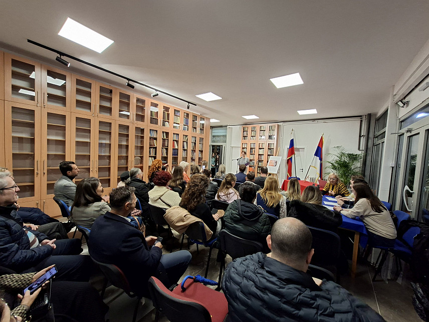 ИСТОЧНО САРАЈЕВО, 18. НОВЕМБРА /СРНА/ - На поетском такмичењу у Источном Сарајеву 28 такмичара се надметало у рецитовању пјесама Сергеја Александровича Јесењина на руском језику.