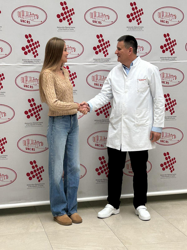 БАЊАЛУКА, 19. НОВЕМБРА /СРНА/ - Најбољи дипломац Медицинског факултета у Бањалуци Катарина Талић засновала је радни однос у Универзитетском-клиничком центру Републике Српске.