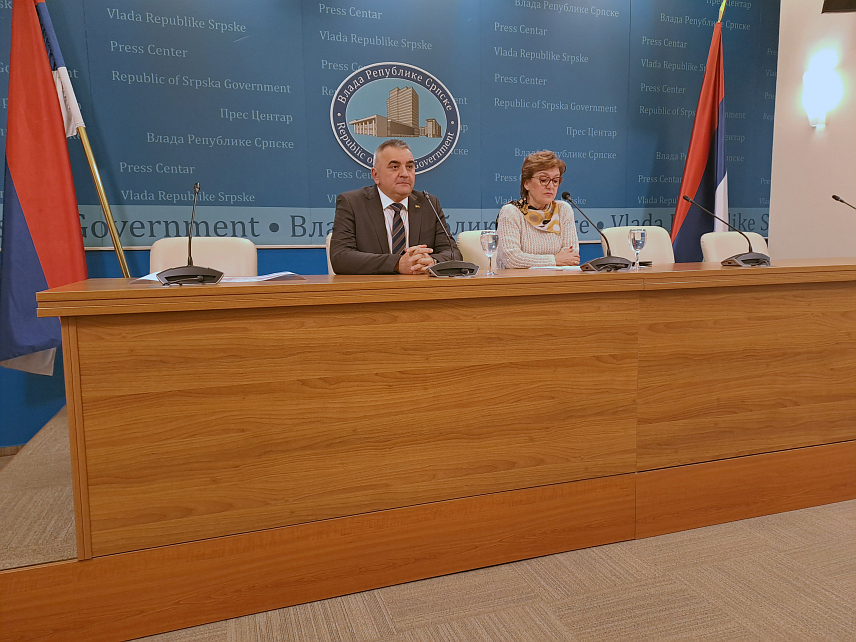 БАЊАЛУКА, 19. НОВЕМБРА /СРНА/ - Премијер Републике Српске Саво Минић изјавио је данас у Бањалуци да ће Влада Српске имати нулту тачку толеранције када је ријеч о било каквом контакту са криминогеним лицима владиних функционера и службеника.