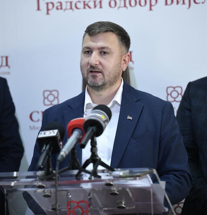БИЈЕЉИНА, 19. НОВЕМБРА /СРНА/ - Шеф Клуба одборника СНСД-а у бијељинској градској Скупштини Александар Остојић.