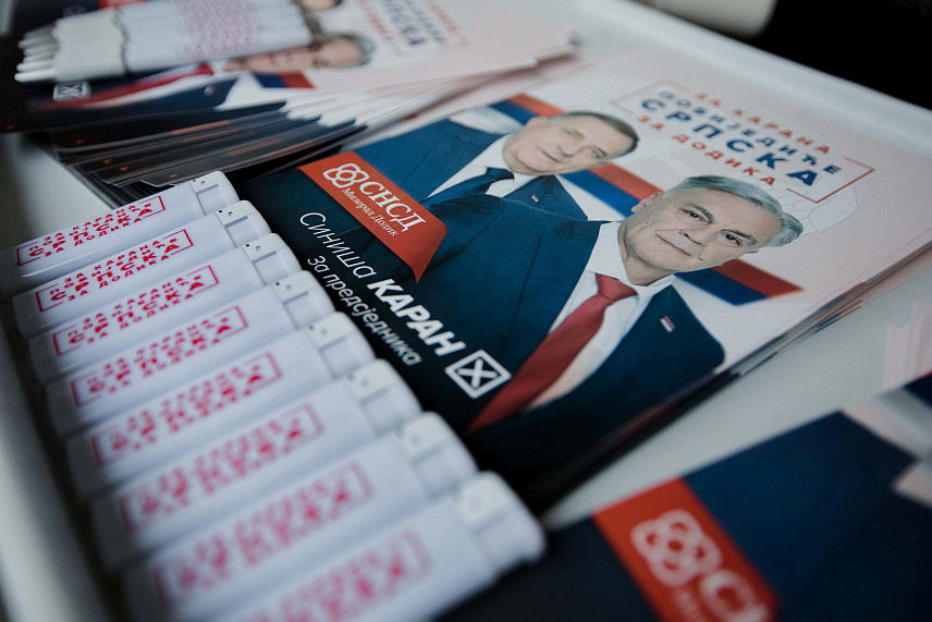 БИЈЕЉИНА, 19. НОВЕМБРА /СРНА/ - Омладина Републичке странке Српске /РСС/ дају апсолутну подршку кандидату СНСД-а за предсједника Републике Српске Синиши Карану јер сматрају да младима може обећати сигуран амбијент и услове у којима ће моћи да се образују и усавршавају.