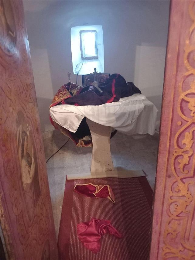 ПОДГОРИЦА, 19. НОВЕМБРА /СРНА/ - Православни храм Светог Николаја под Бијелом гором у Улцињу обијен је и оскрнављен.