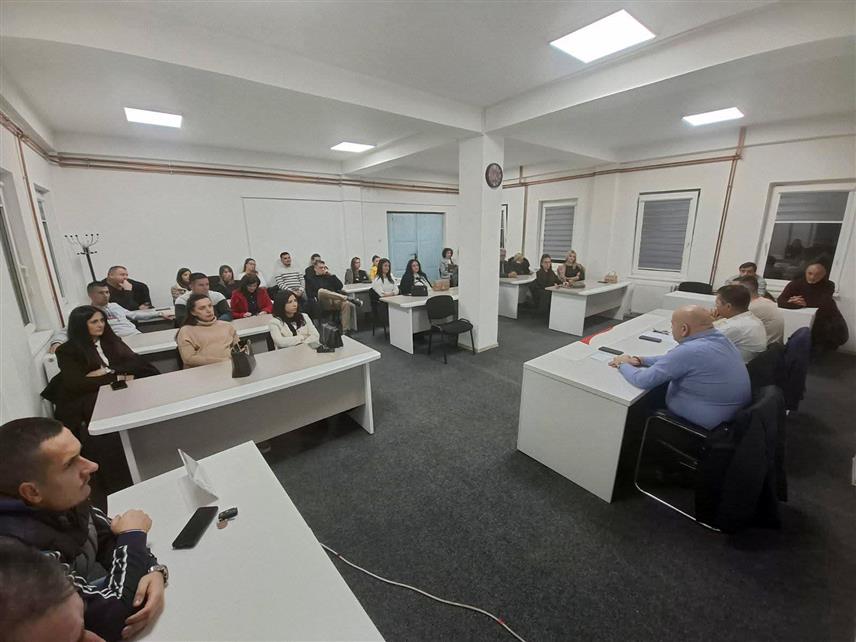 БАЊАЛУКА, 19. НОВЕМБРА /СРНА/ - Општински одбор ДНС-а Гацко подржао је кандидата СНСД-а и владајуће коалиције за предсједника Републике Српске на пријевременим изворима Синишу Карана.