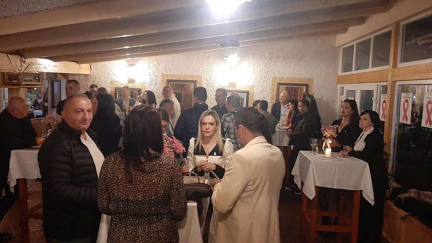 ФОЧА, 1. НОВЕМБРА /СРНА/ - За опремање Центра за дојку при Универзитетској болници у Фочи прикупљено је 60.570 КМ на донаторској вечери коју су заједно организовали Удружење обољелих од малигних болсти "Пркос" и фочанска болница.