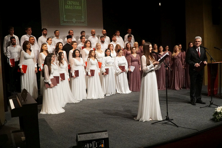 ПРИЈЕДОР, 1. НОВЕМБРА / СРНА/- У Приједору је вечерас свечаном академијом обиљежено 140 постојања Српског пјевачког друштва /СПД/ "Вила", која је током овог периода била свједок културног и духовног уздизања града.