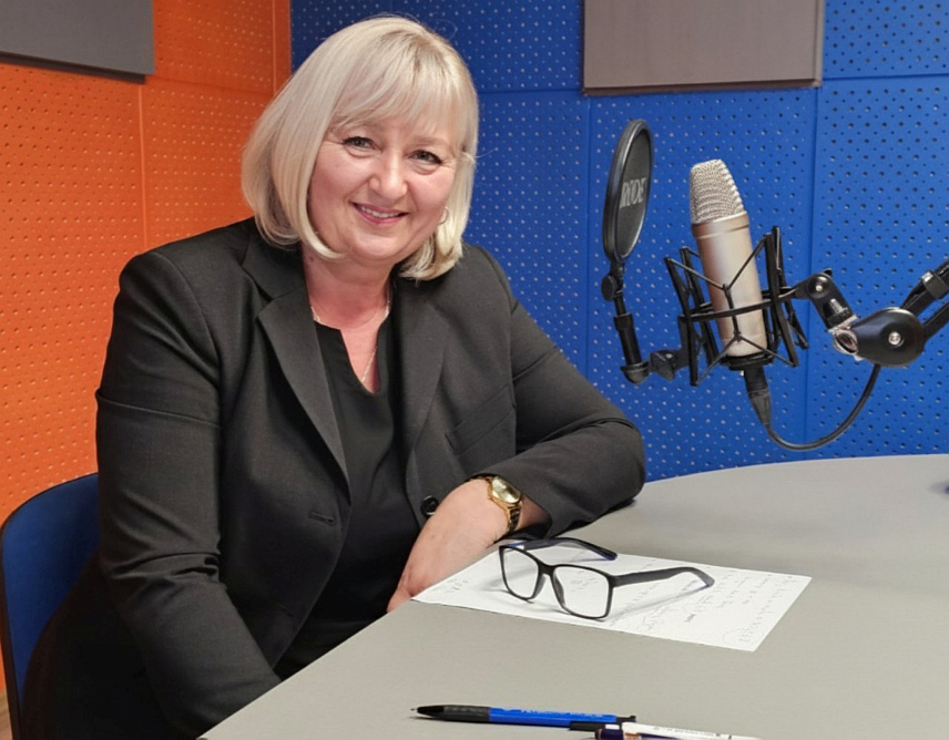 ПРЊАВОР, 20. НОВЕМБРА /СРНА/ - Све је спремно за пријевремене изборе за предсједника Републике Српске у Прњавору, гдје право гласа има 39.516 лица, изјавила је Срни предсједник Градске изборне комисије /ГИК/ Новка Бијелонић Петровић.