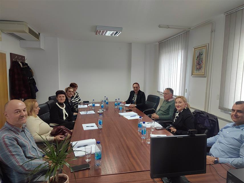 САРАЈЕВО, 20. НОВЕМБРА /СРНА/ - Представници Одбора Удружења међународних шпедитера Спољнотрговинске коморе БиХ и Управе за индиректно опорезивање /УИО/ разговарали су о унапређењу царинских процедура.