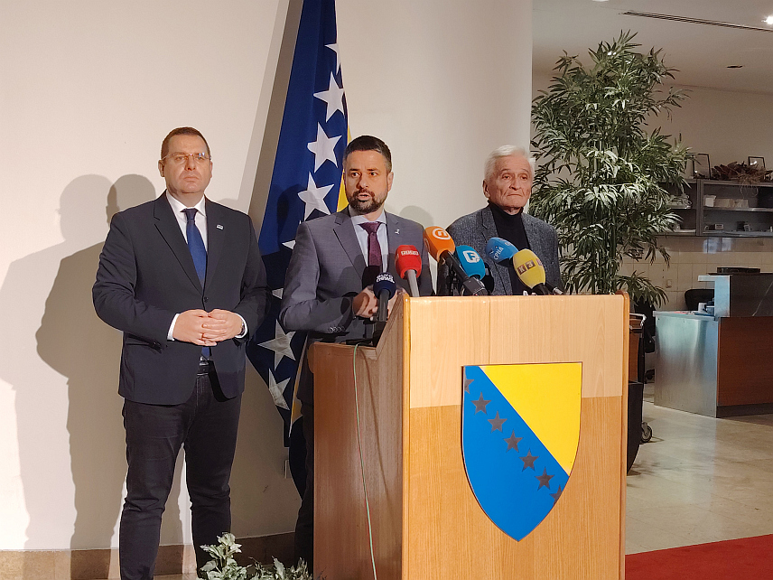 САРАЈЕВО, 20. НОВЕМБРА /СРНА/ - Министар финансија и трезора у Савјету министара Срђан Амиџић на конференцији за новинаре у Сарајеву.