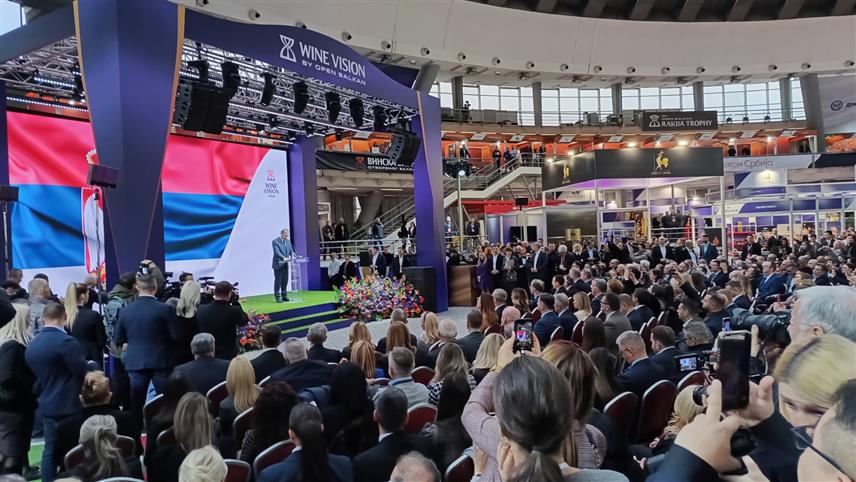 БЕОГРАД, 22. НОВЕМБРА /СРНА/ - Четврти међународни сајам вина, хране, ракије и туризма Винска визија Отвореног Балкана свечано је отворен данас на Београдском сајму гдје ће се до 25. новембра представити више од 500 излагача из 34 земље - Србије, региона и регија са свих континената, међу којима су и винарије и дестилерије из Републике Српске.