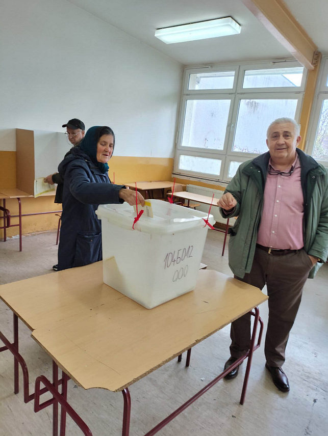 БРАТУНАЦ, 23. НОВЕМБРА /СРНА/ - У општини Братунац до 11.00 часова на биралишта је изашло 1.018 бирача или 5,71 одсто од укупно 19.128 уписаних у бирачки списак.