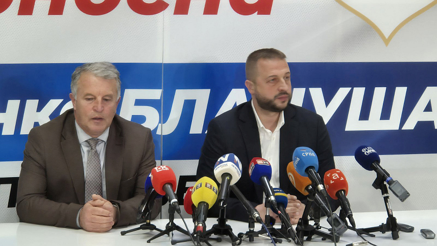 БАЊАЛУКА, 23. НОВЕМБРА /СРНА/ - Члан Предсједништва СДС-а Желимир Нешковић на конференцији за новинаре у Бањалуци.