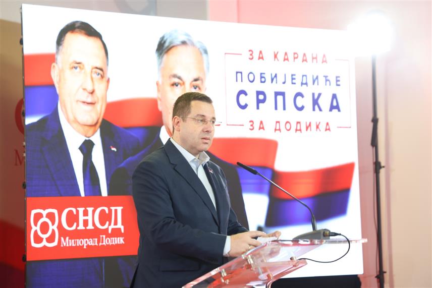 БАЊАЛУКА, 23. НОВЕМБРА /СРНА/ - Портпарол СНСД-а Радован Ковачевић на конференцији за новинаре у Бањалуци у Изборном штабу СНСД-а. /Фото - Борислав Здриња/