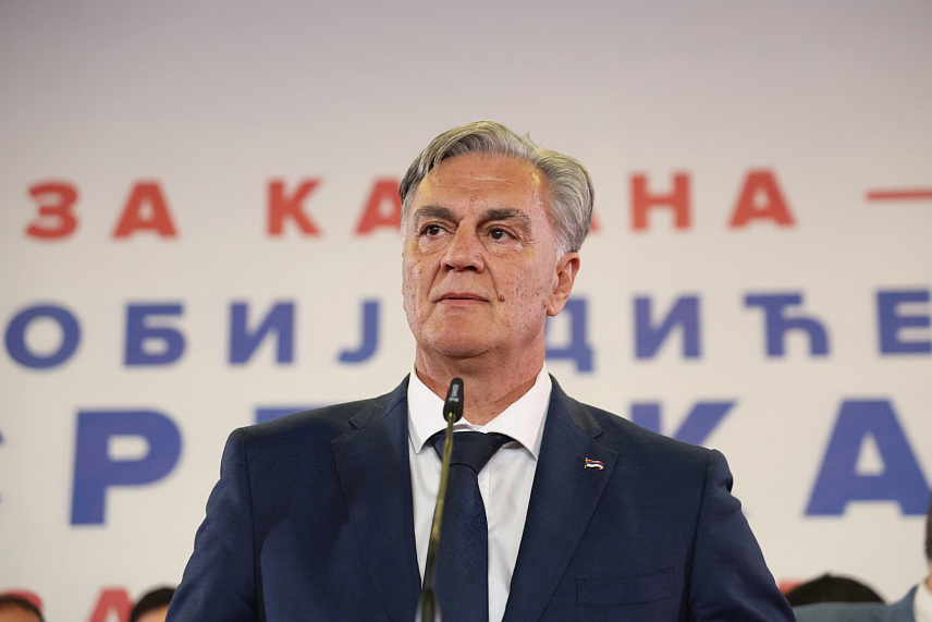 БАЊАЛУКА, 23. НОВЕМБРА /СРНА/ - Кандидат СНСД-а за предсједника Републике Српске Синиша Каран, чију побједу је вечерас прогласила та странка, на конференцији за новинаре у Бањалуци у Изборном штабу СНСД-а. /Фото - Борислав Здриња/	