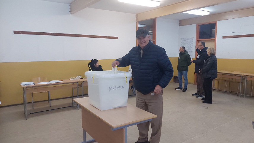 БРАТУНАЦ, 23. НОВЕМБРА /СРНА/ - У општини Братунац сва 32 бирачка мјеста јутрос су отворена на вријеме.