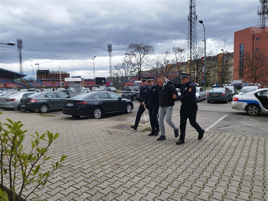 БАЊАЛУКА, 25. НОВЕМБРА /СРНА/ - У Окружно јавно тужилаштво Бањалука данас је спроведен мушкарац чији су иницијали И.А. који је пријетио градоначелнику Драшку Станивуковићу.