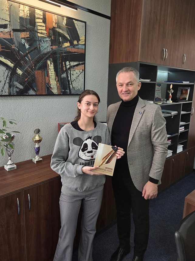 СРБАЦ, 26. НОВЕМБРА /СРНА/ - Гимназијалка из Српца Дуња Малбашић освојила је треће мјесто на такмичењу "Чувамо од заборава" Републичког педагошког завода, чија је тема била наталијина рамонда - цвијет васкрснућа и симбол побједе српске војске у Првом свјетском рату, о којој је било потребно направити постер или написати есеј.