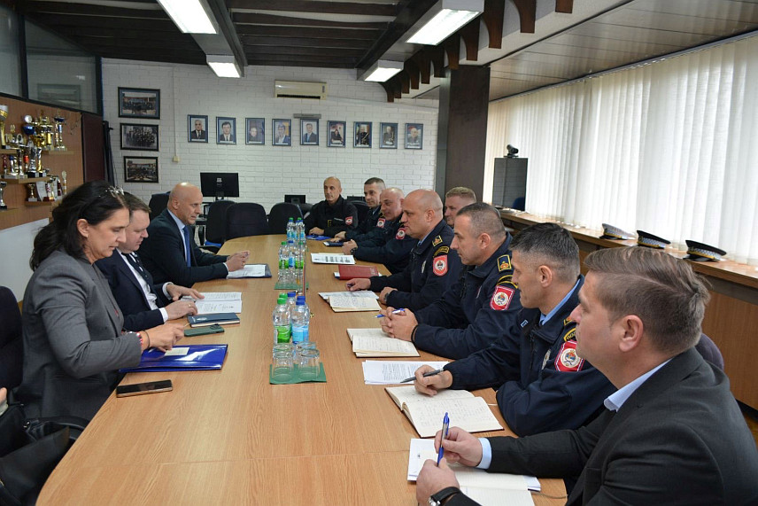 БАЊАЛУКА, 26. НОВЕМБРА /СРНА/ - Састанак министра унутрашњих послова Републике Српске Жељка Будимира и директора Полиције Синише Кострешевића са руководством Полицијске управе Бијељина.