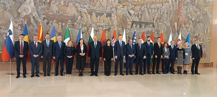 БЕОГРАД, 26. НОВЕМБРА /СРНА/ - Састанак министара спољних послова Централноевропске иницијативе /ЦЕИ/ у Београду.