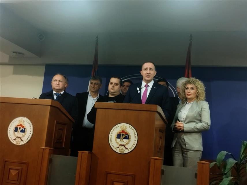 БАЊАЛУКА, 26. НОВЕМБРА /СРНА/ - Шеф Клуба посланика СДС-а у Народној скупштини Огњен Бодирога на конферененцији за новинаре у Бањалуци.