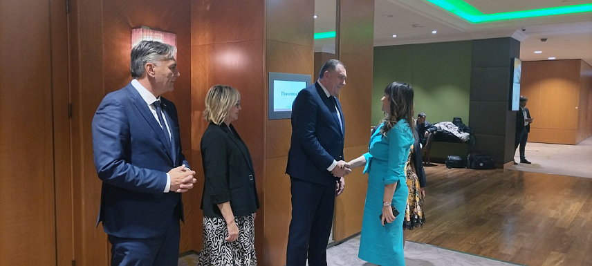 БУДИМПЕШТА, 26. НОВЕМБРА /СРНА/ - У Будимпешти се одржава пријем који су званичници Републике Српске организовали у знак захвалности Мађарској на сарадњи.