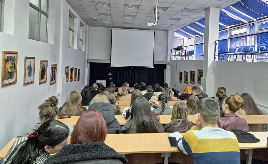 ПАЛЕ, 28. НОВЕМБРА /СРНА/ - Протојереј-ставрофор Дарко Ђого одржао је данас предавање на Филизофском факултету на Палама о теми "Зашто смо увијек ученици и учитељи".