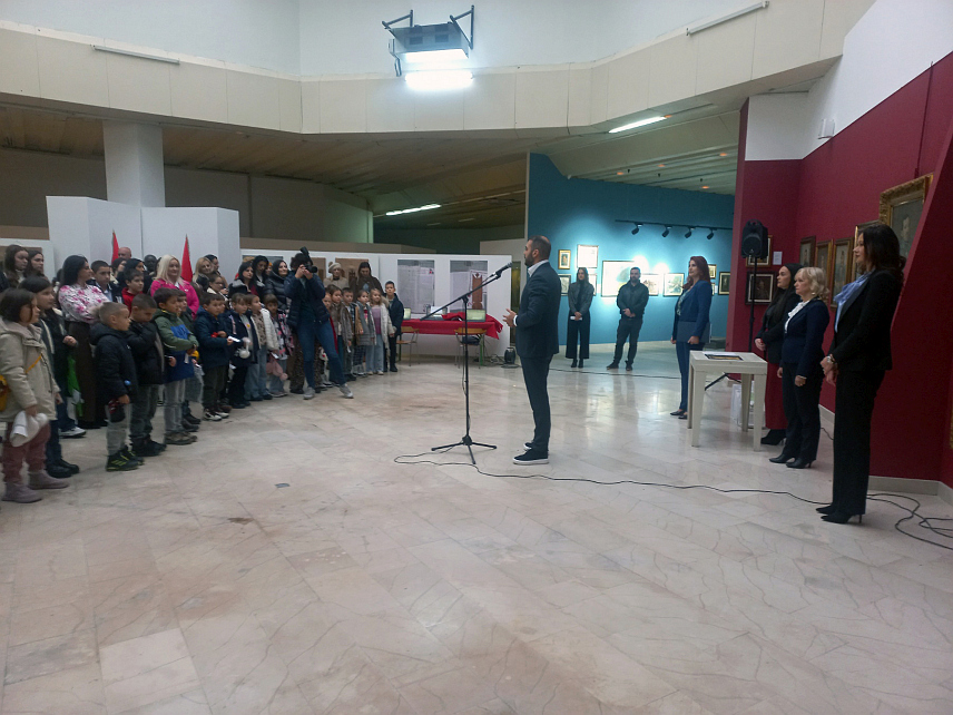 БАЊАЛУКА, 28. НОВЕМБРА /СРНА/ - Манифестација "Музејски дани ћирилице", која је данас отворена у Бањалуци, све више доприноси очувању ћирилице као националног и културног добра од изузетног значаја, изјавила је помоћник министра за културу Републике Српске Тања Ђаковиће.