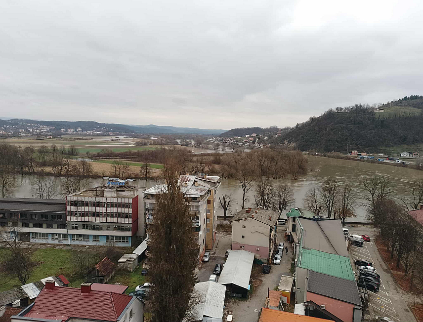 НОВИ ГРАД, 28. НОВЕМБРА /СРНА/ - Водостај ријека Уне и Сане у Новом Граду је у опадању.