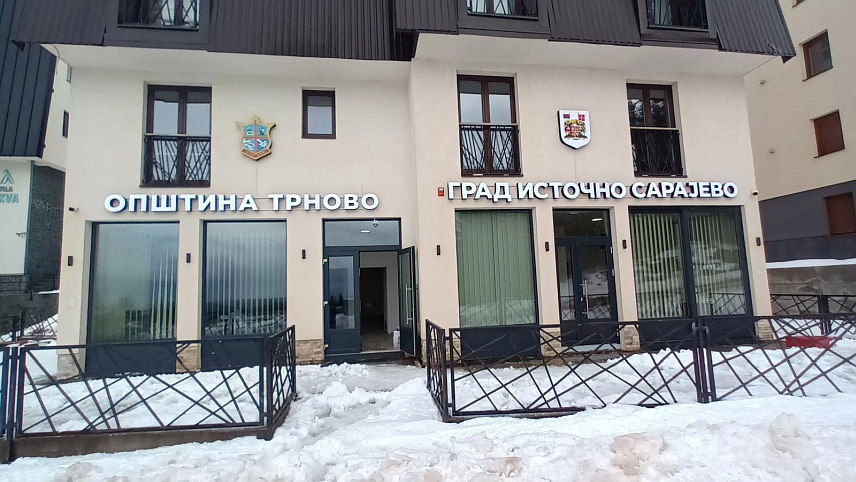 ТРНОВО, 30. НОВЕМБРА /СРНА/ - Пред почетак нове зимске сезоне на Јахорини све активности Општинске управе Трново, Туристичког инфо-центра и Туристичке организације града Источно Сарајево теку према плану с циљем унапређења квалитета услуга за све посјетиоце ове олимпијске љепотице.	

