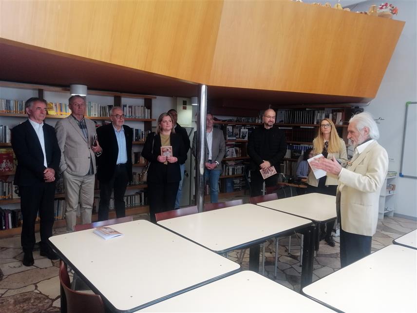 СПЛИT, 4. НОВЕМБРА /СРНА/ - У Сплиту је данас, у оквиру манифестације "Дани српске културе", отворена изложба слика "Ин магика мунди" /In magica mundi/ београдског графичара Будимира Димитријевића.