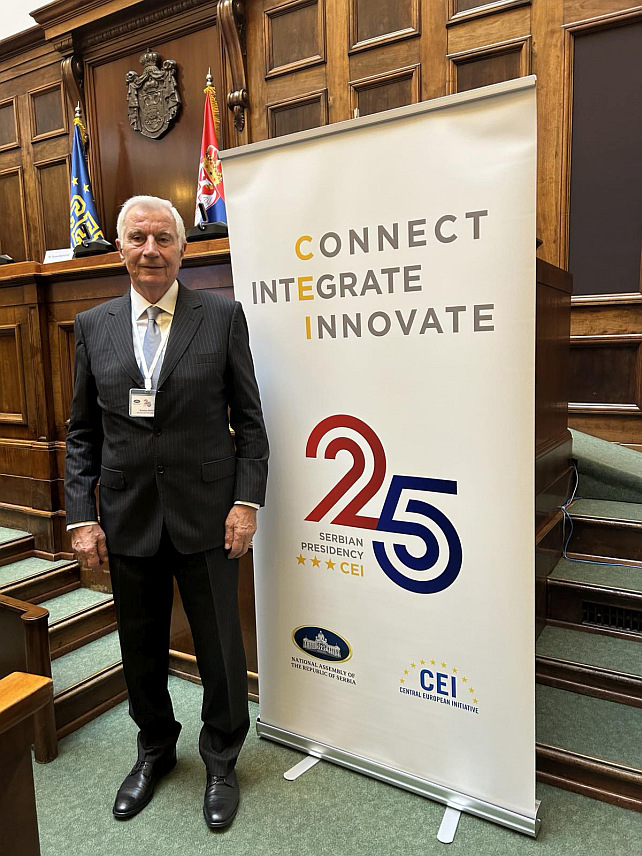 САРАЈЕВО, 5. НОВЕМБРА /СРНА/ - Делегат у Дому народа Парламентарне скупштине БиХ и предсједавајући Делегације парламента БиХ у Парламентарној димензији Централноевропске иницијативе /ЦЕИ/ Средоје Новић.