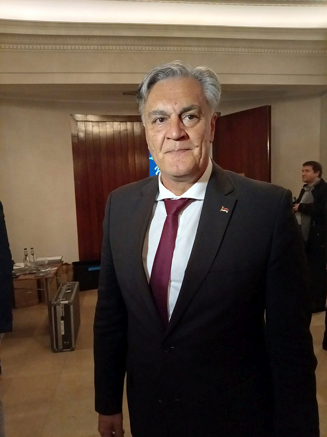 БЕОГРАД, 5. НОВЕМБРА /СРНА/ - Министар за научнотехнолошки развој и високо образовање Републике Српске Синиша Каран рекао је у Београду да 30 година од потписивања Дејтонског споразума неко нарушава државно уређење и стубове на којима почива и иде у правцу унитаризације.