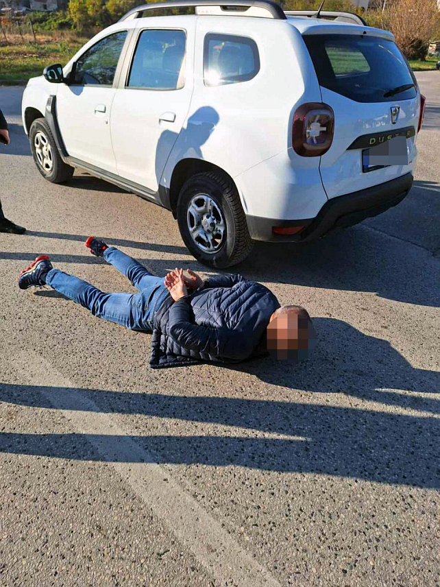 БАЊАЛУКА, 6. НОВЕМБРА /СРНА/ - Службеници Управе криминалистичке полиције Министарства унутрашњих послова /МУП/ Републике Српске ухапсили су данас лице из Добоја чији су иницијали М.Л. због почињених кривичних дјела примање мита и трговина утицајем.