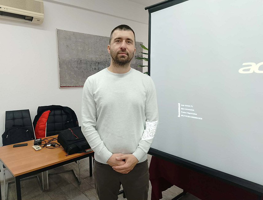 НОВИ ГРАД, 10. ДЕЦЕМБРА /СРНА/ - Директор Пољопривредне задруге "Агровип" са сједиштем у Челинцу Миланко Бјелобрк.