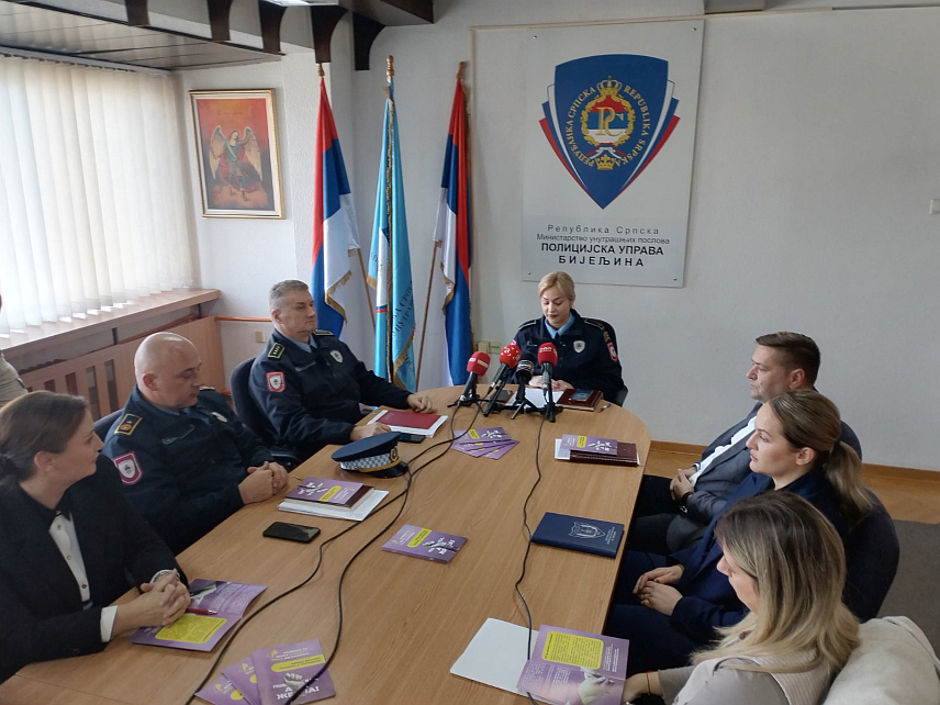 БИЈЕЉИНА, 10. ДЕЦЕМБРА /СРНА/ - За 11 протеклих мјесеци на подручју Полицијске управе Бијељина евидентирана су 83 кривична дјела насиља у породици и надлежним тужилаштвима пријављена су 84 извршиоца, од којих је 81 мушкарац, рекла је портпарол ове управе Тања Ковачевић.