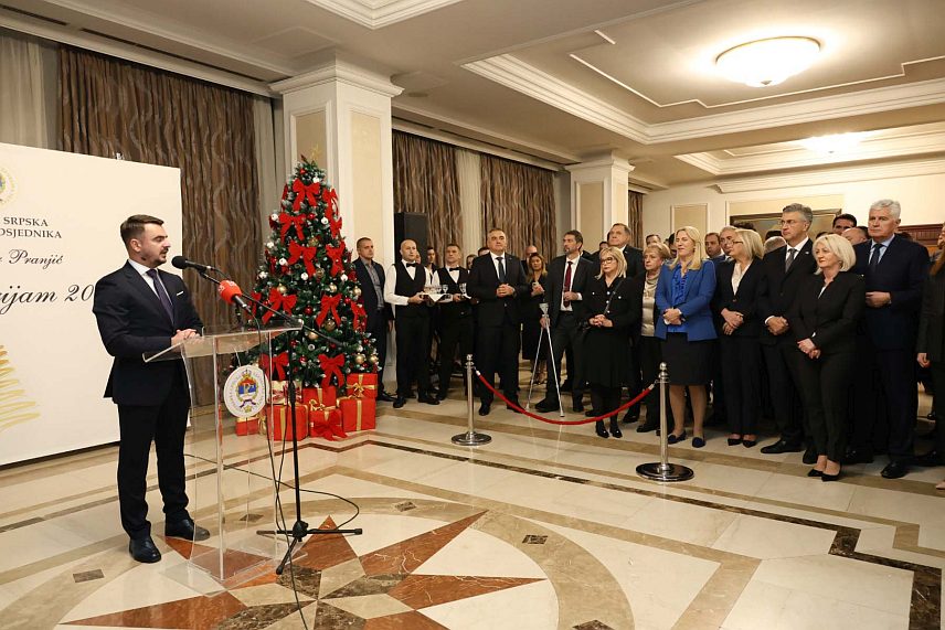 БАЊАЛУКА, 11. ДЕЦЕМБРА /СРНА/ - Највиши званичници Републике Српске и хрватски премијер Андреј Пленковић присуствују божићном пријему у Бањалуци који је организовао потпредсједник Републике Српске из реда хрватског народа Давор Прањић. /Фото - Борислав Здриња/