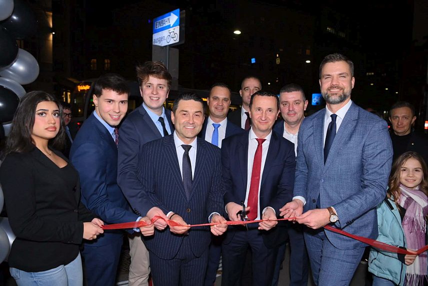 БЕЧ, 11. ДЕЦЕМБРА /СРНА/ - У Бечу је вечерас свечано отворена "Кућа Републике Српске" - продавница херцеговачких и крајишких производа.