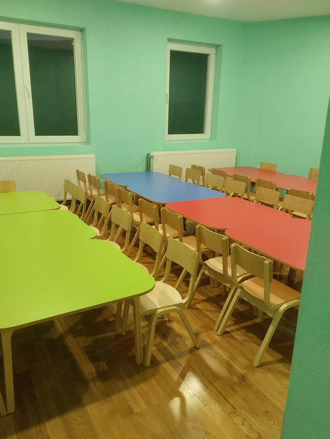 ЉУБИЊЕ, 12. ДЕЦЕМБРА /СРНА/ - Завршена је реконструкција објекта вртића у Љубињу, а преостаје још само опремање кухиње, за шта је набавка већ спроведена и у току је испорука, изјавила је Срни директор тог вртића Милена Турањанин.