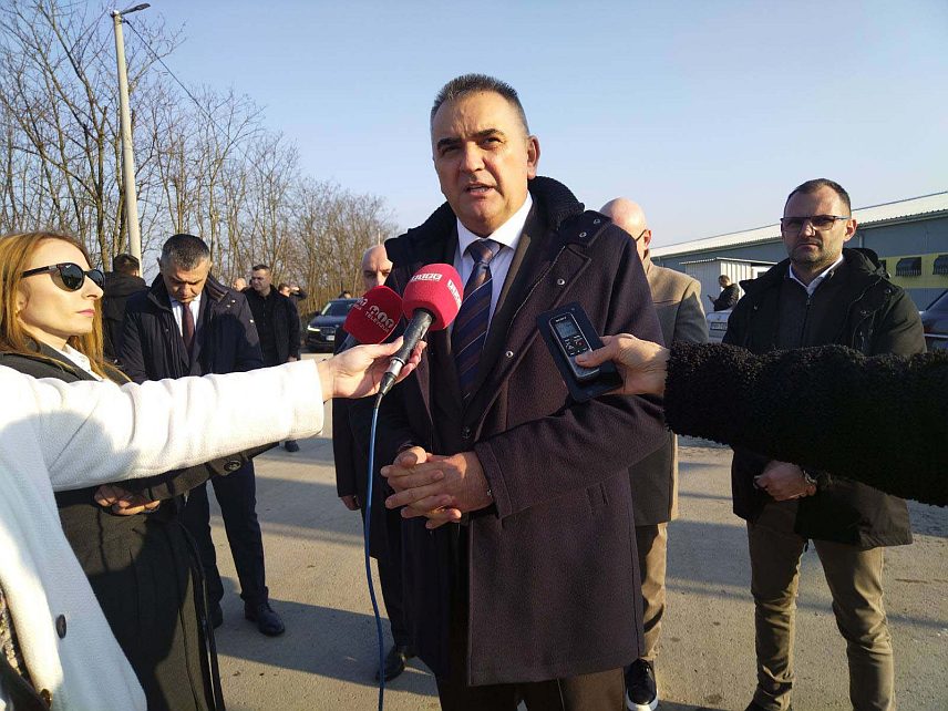 ПЕЛАГИЋЕВО, 12. ДЕЦЕМБРА /СРНА/- Предсједник Владе Републике Српске Саво Минић изјавио је након данашњег свечаног отварања новог објекта на највећој фарми пилића у региону "Андрић-фарм" у Пелагићеву да је ова пољопривредна производња у Српској у експанзији и доведена до савршенства.